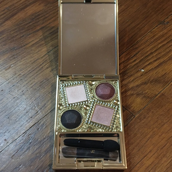 Elégance Paris Eyeshadow Palettes in 10, 03, 104 - Picture 5 of 8